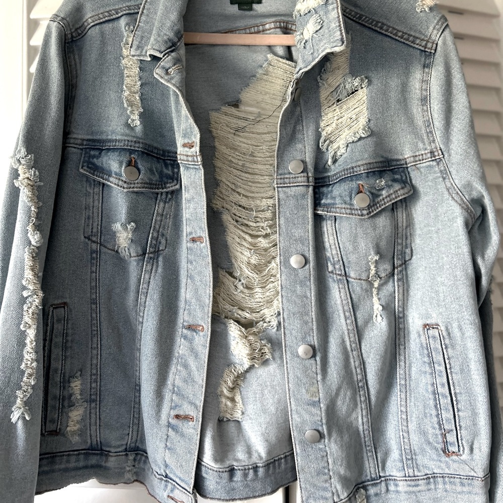 Wild fable oversized distressed denim jacket, sz large